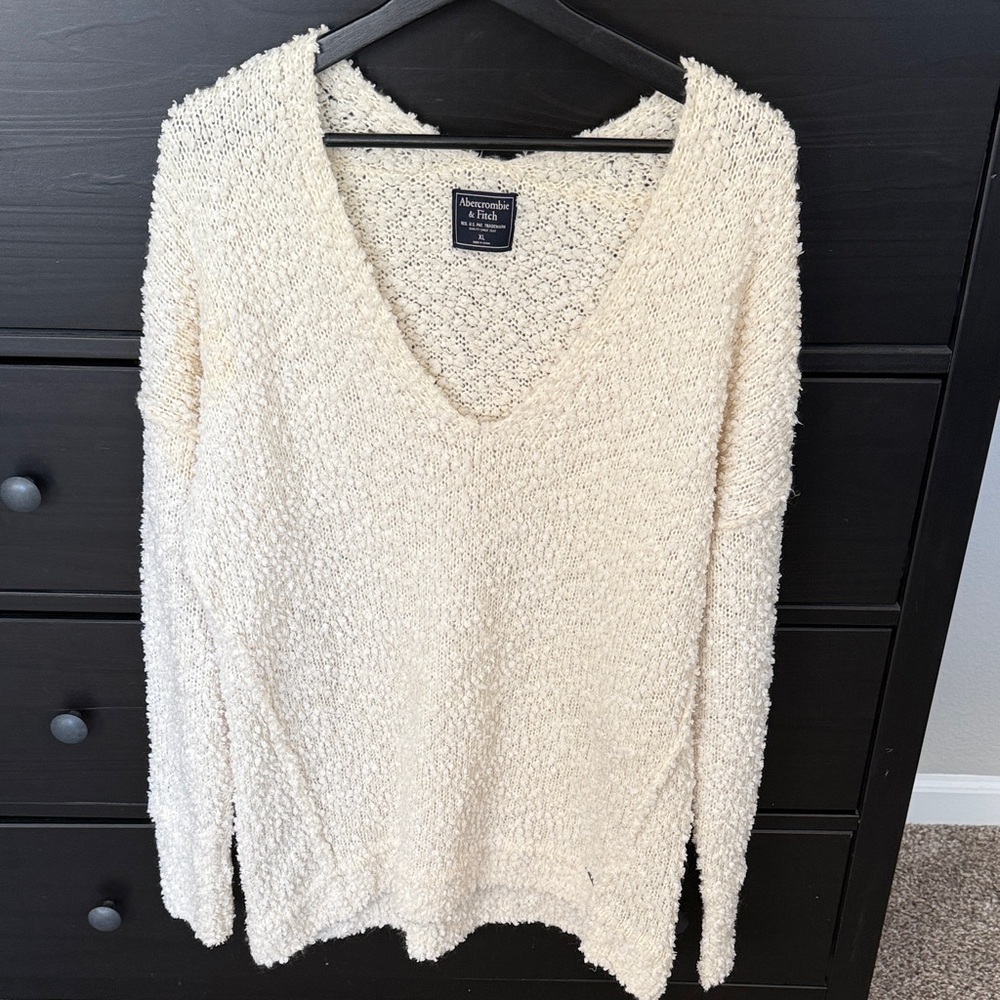 Abercrombie & Fitch Cream V-Neck Sweater
